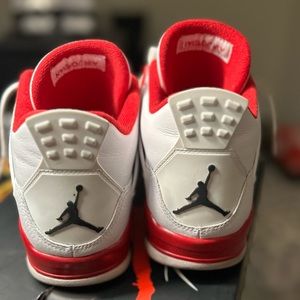 Air Jordan 4 Retro
